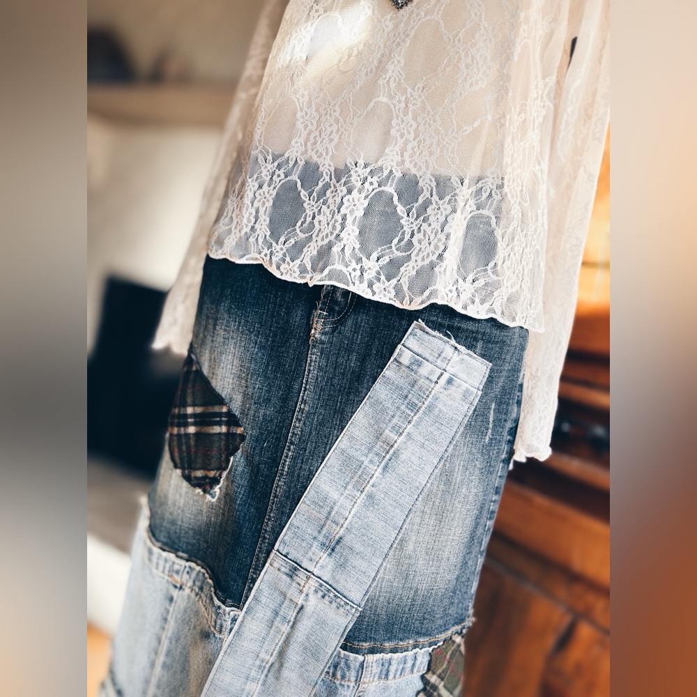 Super Soft Lace Layering Tee - Snow White with Lettuce Edge Styling - Picture 6 of 11